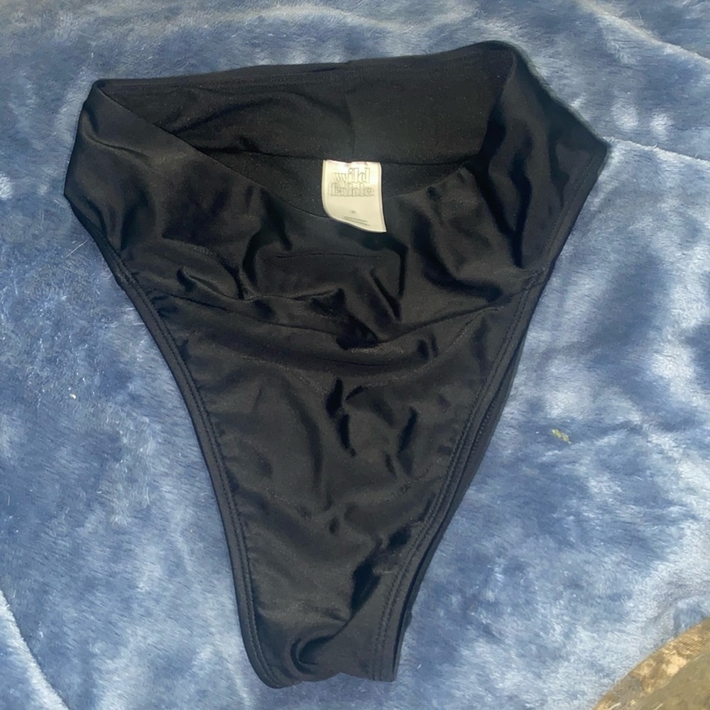 they are brand new and in great condition they just dont fit my body
